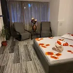 Enzso Ap 2 Cam,piata Natiunile Unite, Nr3-5,bloc B2, Sc2, Et 1, Ap34 * Bukarest
